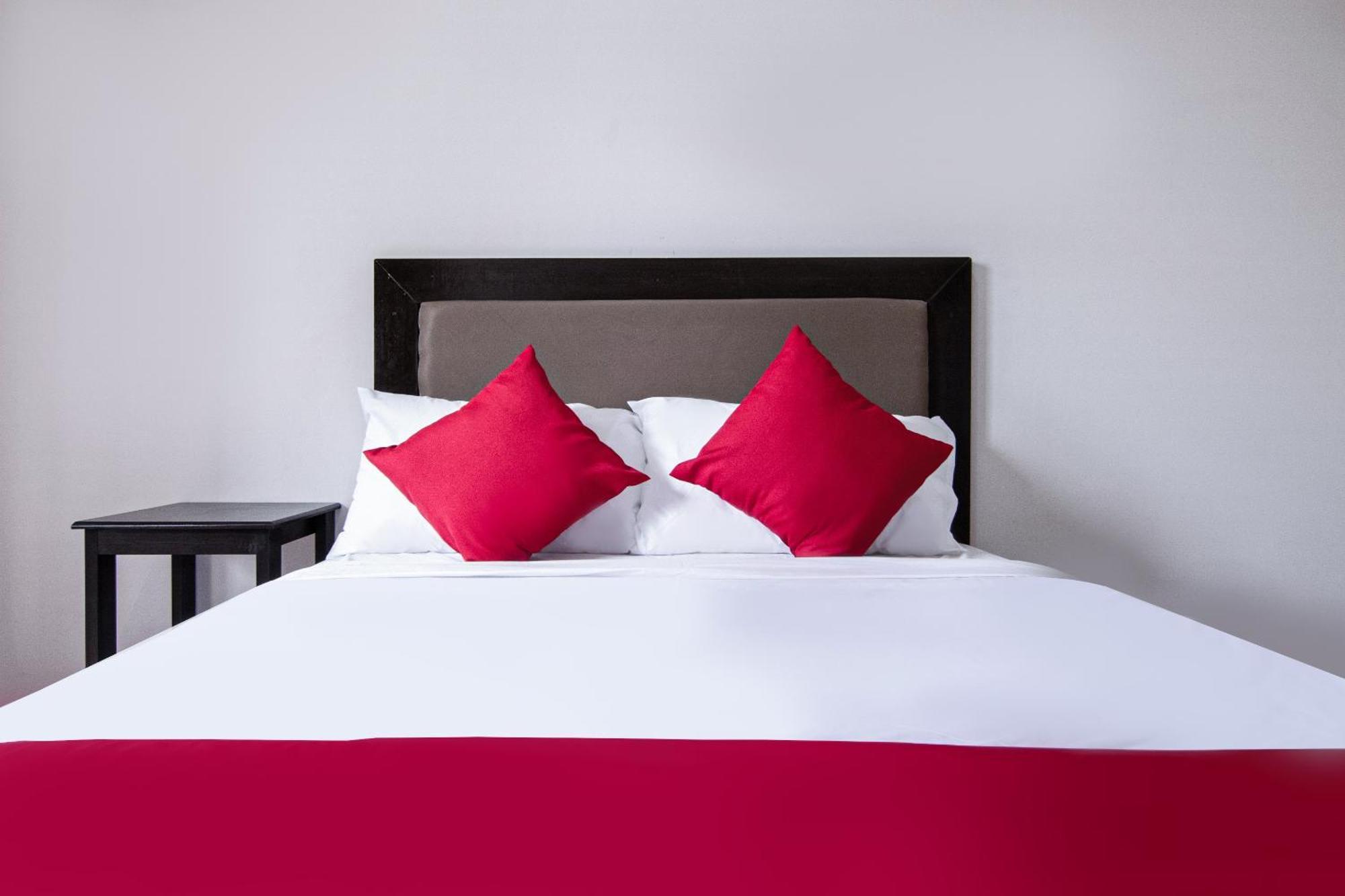 Oyo 431 Apollo 11 Apartelle Pasay Extérieur photo